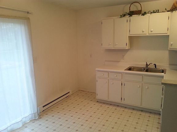 2nd image of 1105 Hamilton Ct