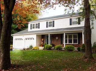 15 Gloucester St, Clifton Park, NY 12065