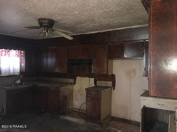 2nd image of 715 Saint Ann St