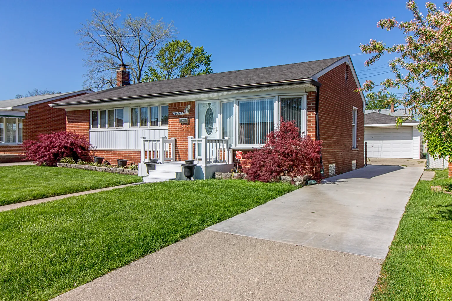 21849 Schroeder Ave photo 1