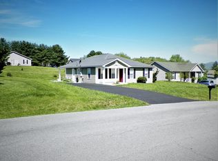 225 Deerfield Ln, Wytheville, VA 24382