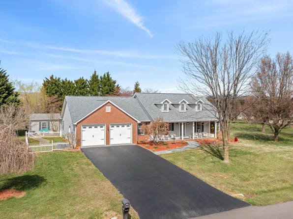 85 Tims Orchard Rd, Troutville, VA 24175