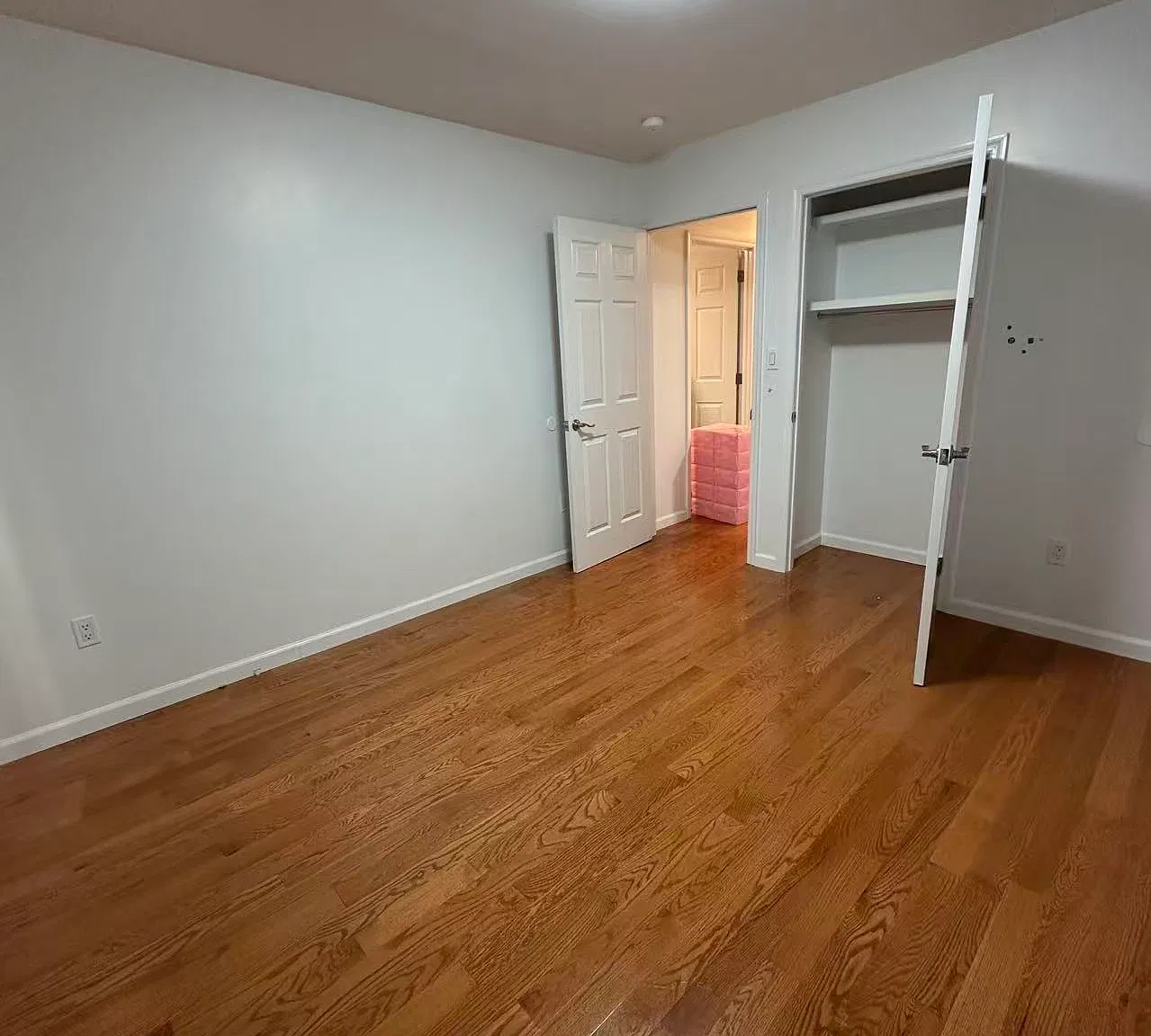 319 Bay 8th St — Photo 1