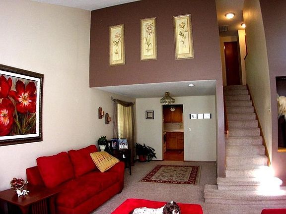 Living / Formal Dining