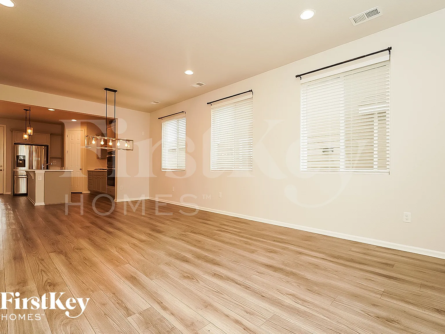 3 bed, 2.0 bath, 1574 sqft, $2,910 — Photo 3