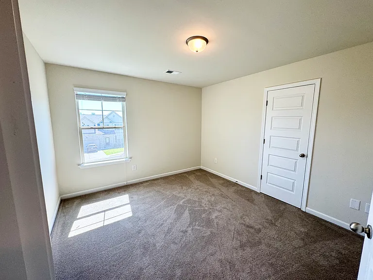 520 McGinnis Cir — Photo 15