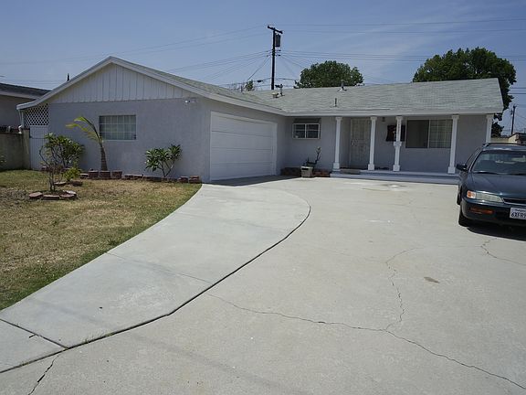 front of house-park 6 cars