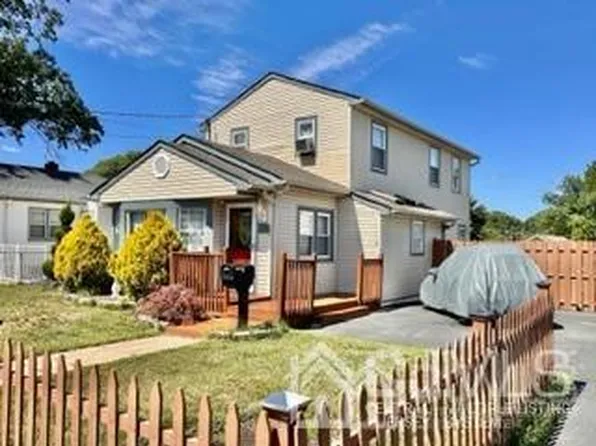 125 Laurence Pkwy, Laurence Harbor, NJ 08879