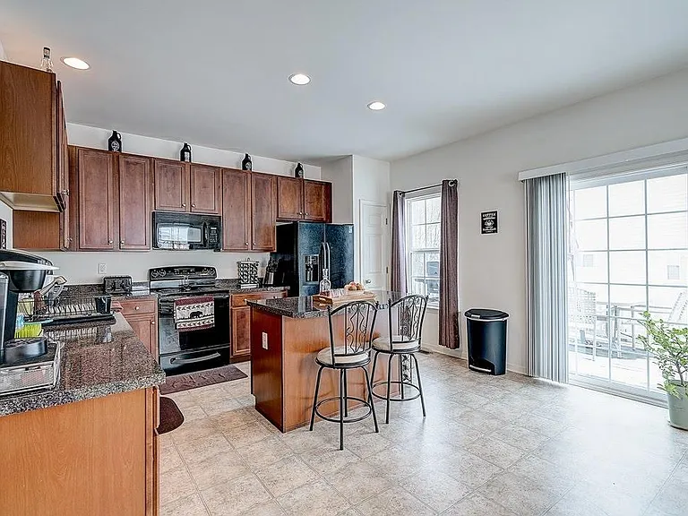 458 Jacobsen Dr #1 — Photo 14