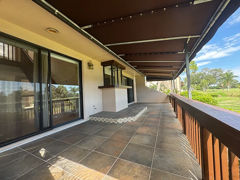 Large covered terrace with Bar connected to Kitchen and panorama view Pond and Golfcourse
