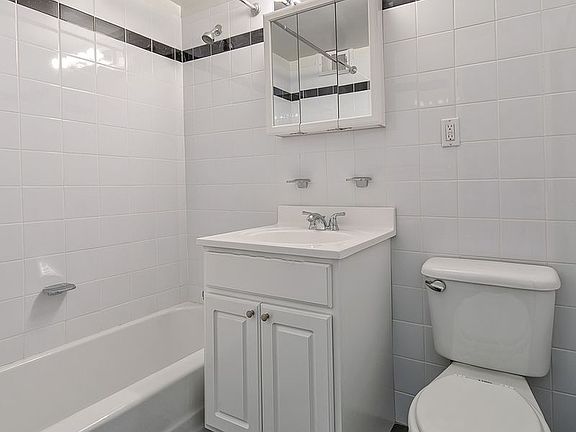 5th image of 305 E 86th St APT 19SW