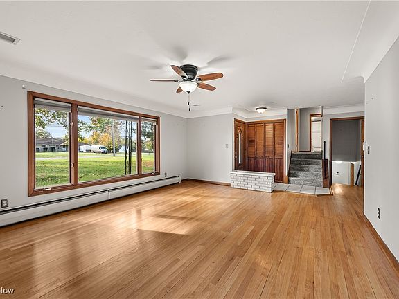 4th image of 18910 Bonnie Ln
