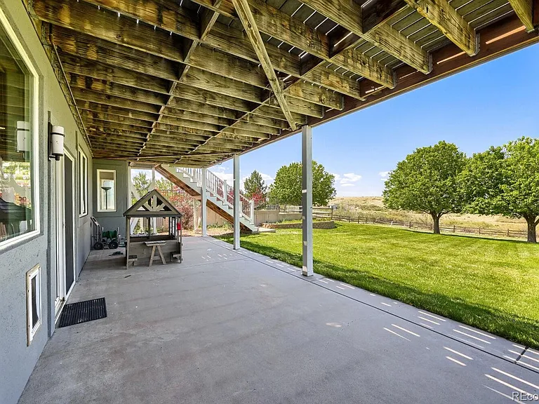 21037 E Nichols Pkwy — Photo 5