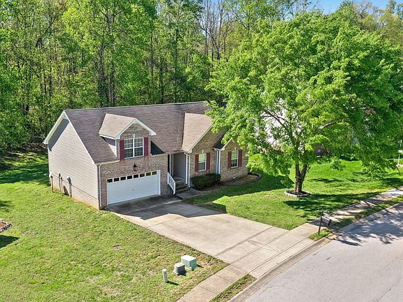 3rd image of 1513 Cedar Springs Cir