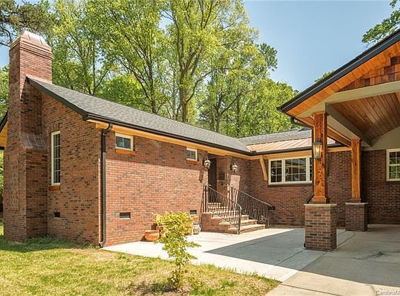 2nd image of 4071 Hiddenbrook Dr