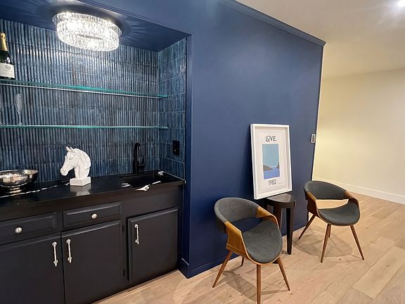 5th image of 1011 Hilldale Ave APT 11