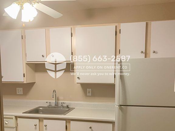 2nd image of 625 N Jackson Ave APT D2