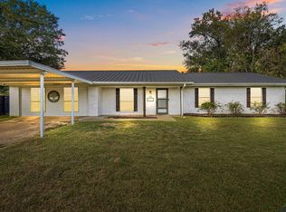 135 Camelia Dr, Tatum, TX 75691