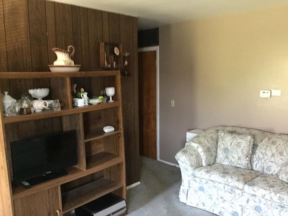 3rd image of 91 Valley View Dr NE