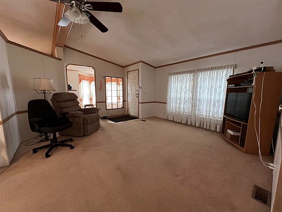 4th image of 5484 25th Ave #123