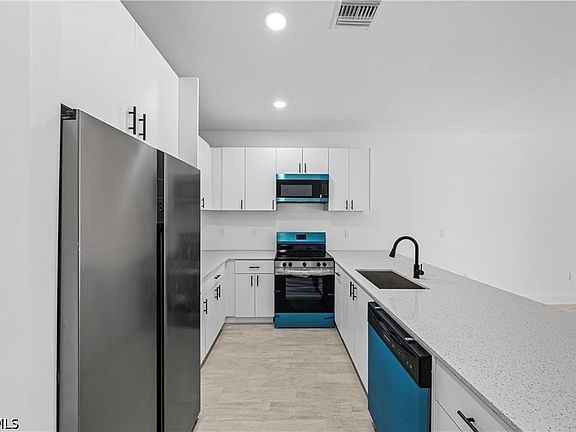4th image of 2220 Kenneth Ave S