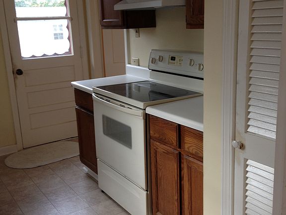 4th image of 2613 Fairfield Ave.