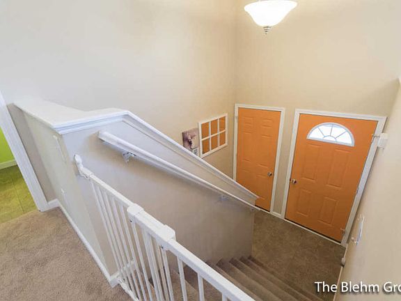 4th image of 894 Green Meadows Dr