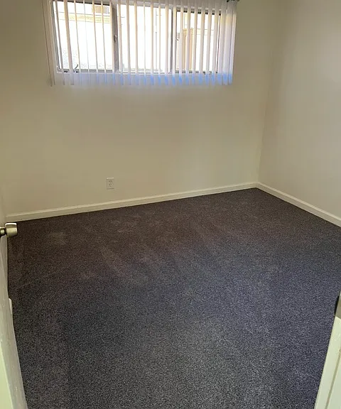 El Camino Apartments — Photo 33