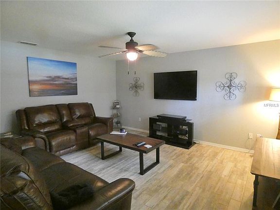 3rd image of 6150 Gulfport Blvd S APT 102