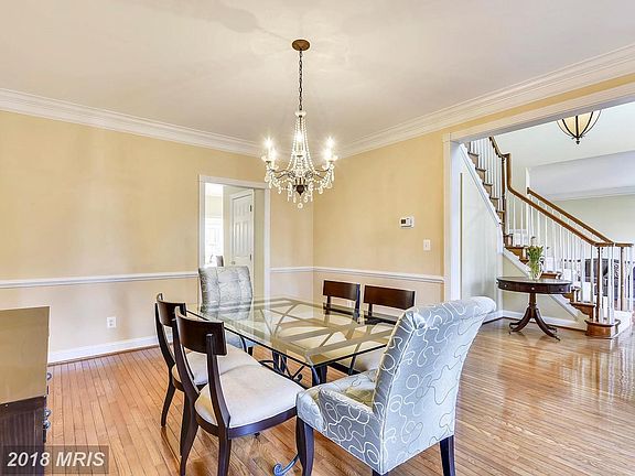 4th image of 3831 Park Lake Dr