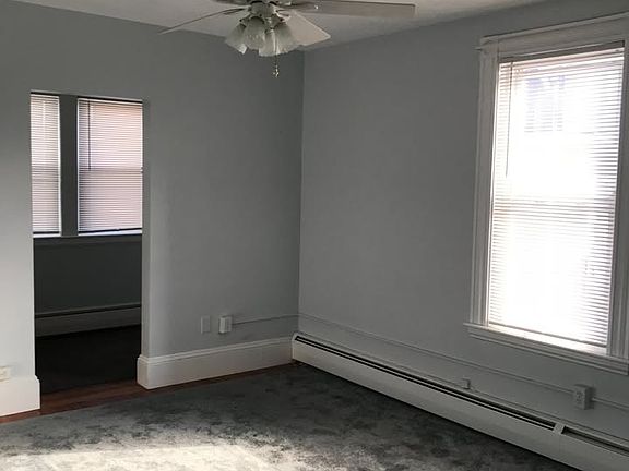 4th image of 406 Cabot St APT 2L
