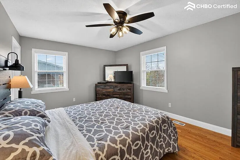 Full Brick Fully Furnished Home — Photo 2