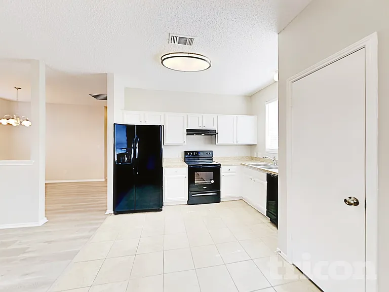 813 Indigo Ter — Photo 6