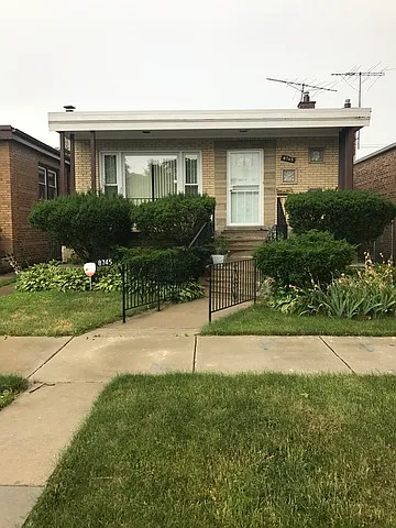 8745 S Euclid Ave photo 1