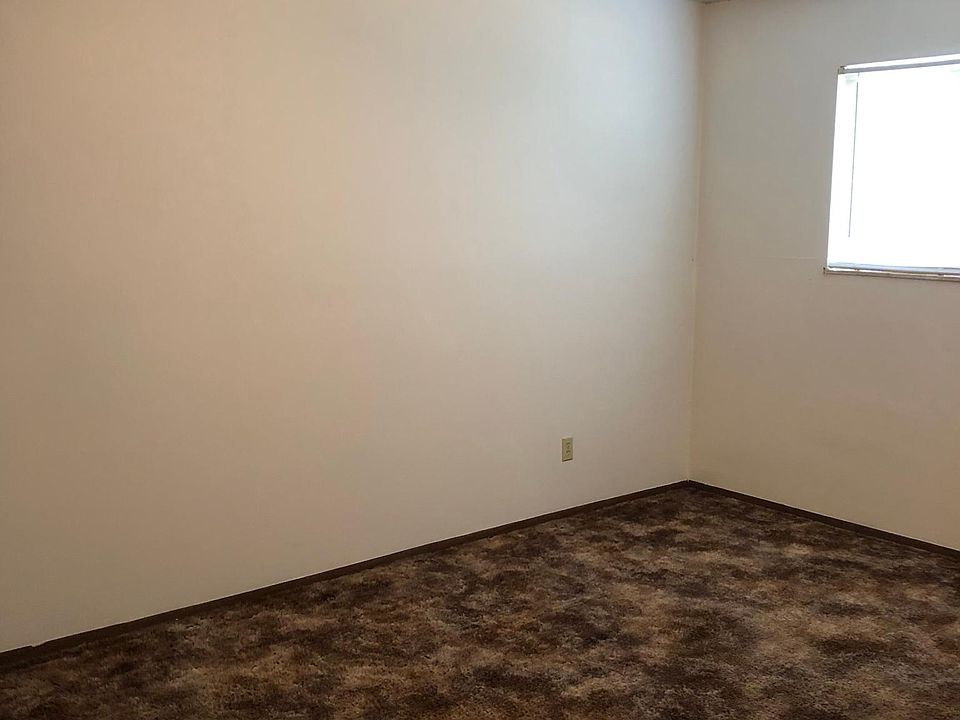 2nd image of 515 N Plum St APT 1