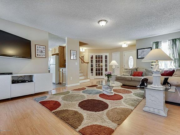 4th image of 26 Knollwood Ct