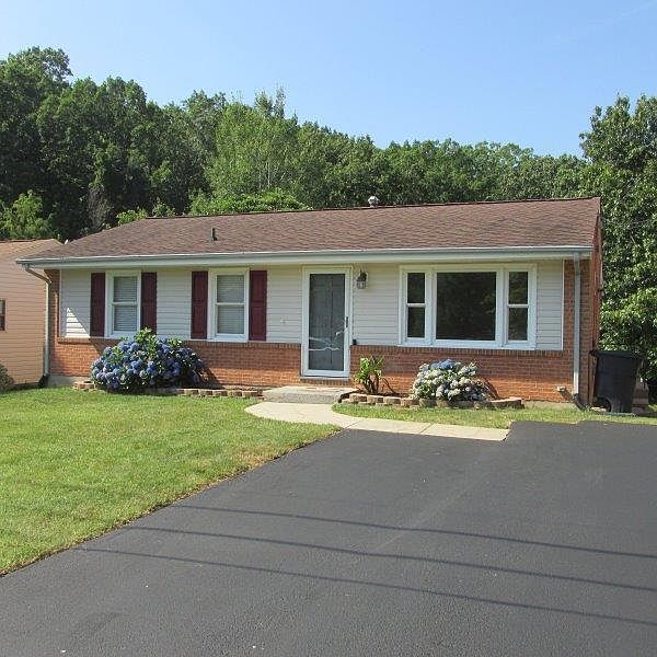 1st image of 3461 Westmoreland Dr