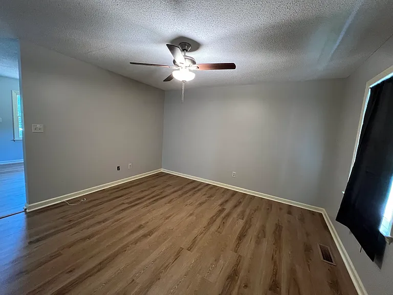 3860 Green Point Dr — Photo 8