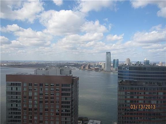 5th image of 20 West St APT 38D