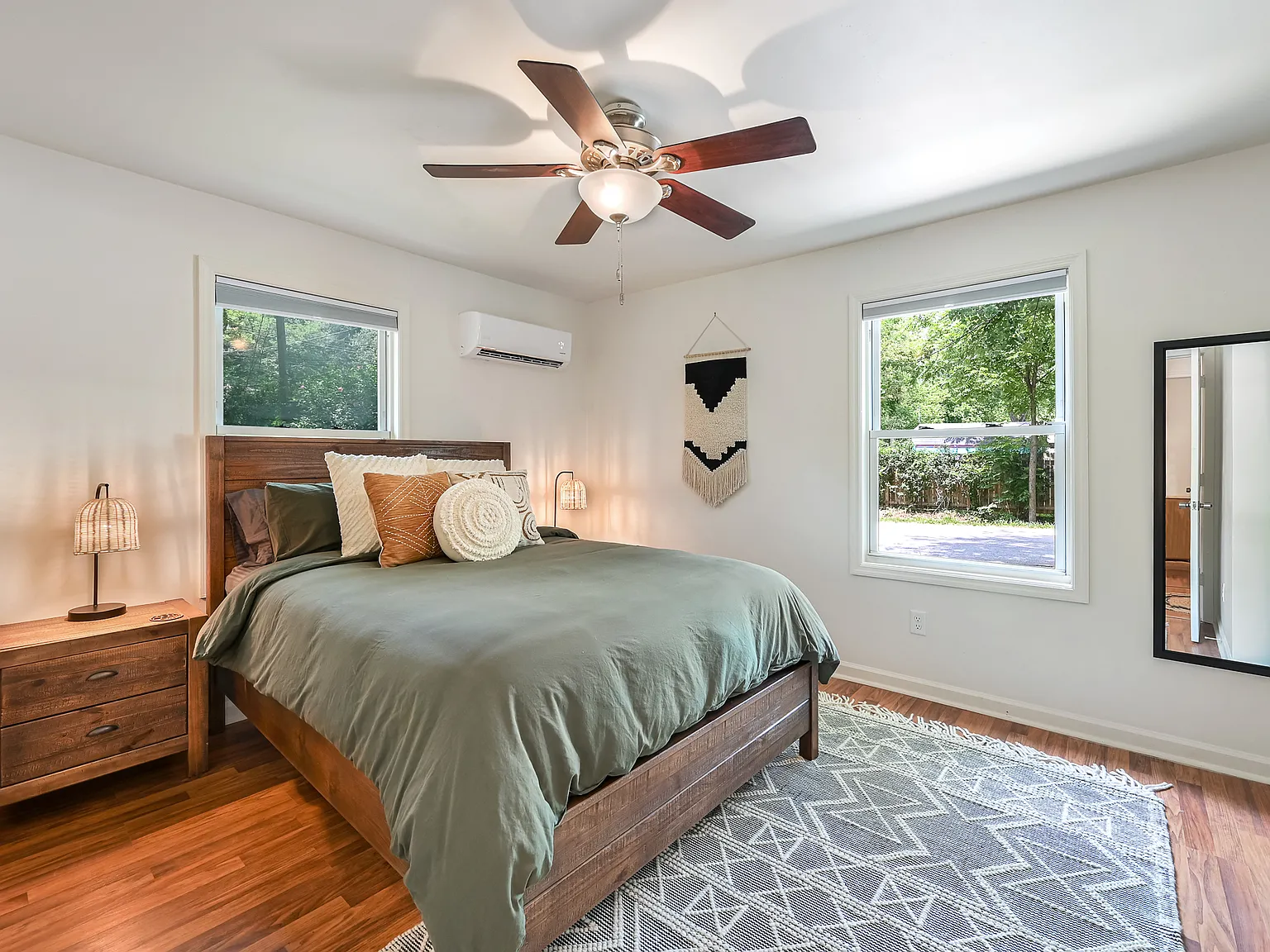 2 bed, $5,220 — Photo 3