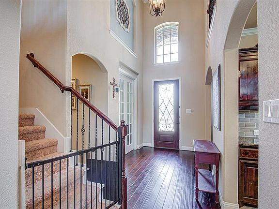 2nd image of 2096 Hideaway Ln