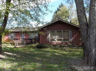 15 Miller Rd, Fairview, NC 28730