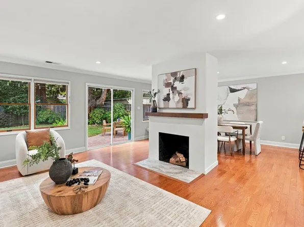 111 Hedge Rd, Menlo Park, CA 94025