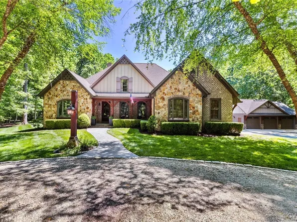 2695 Mossmour Dr, Goochland, VA 23063