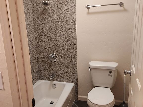 5th image of 500 King Ave #25