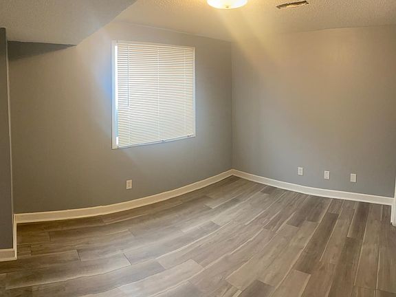 5th image of 2424 7th Ave #B