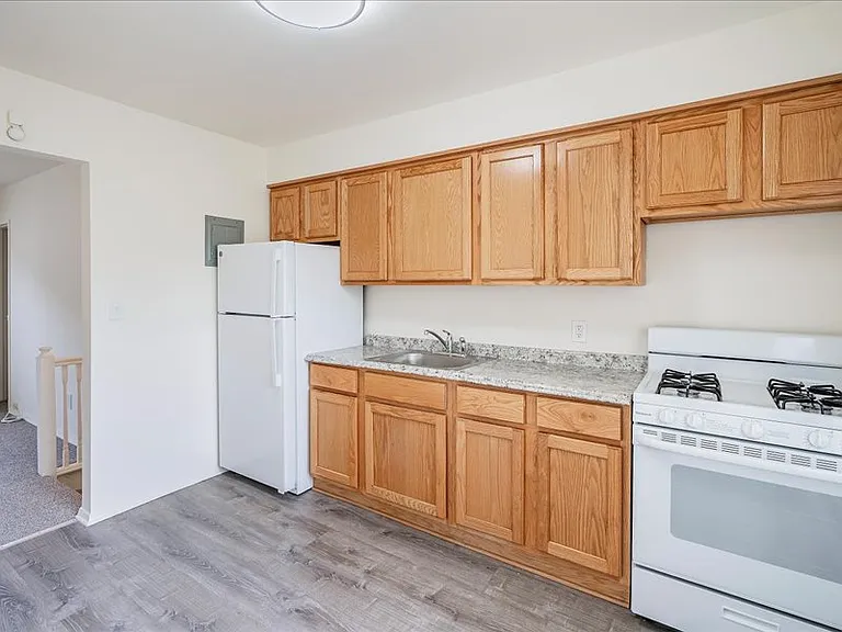 Forest Park Gardens Apartments — Photo 10