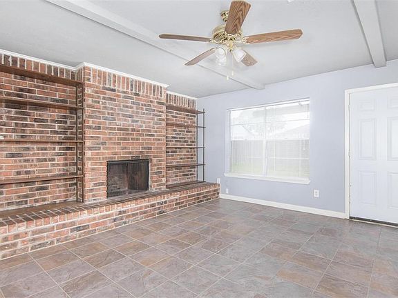 3rd image of 610 Fawnwood Dr