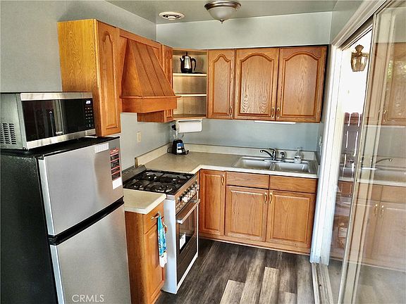 3rd image of 111 N Center St