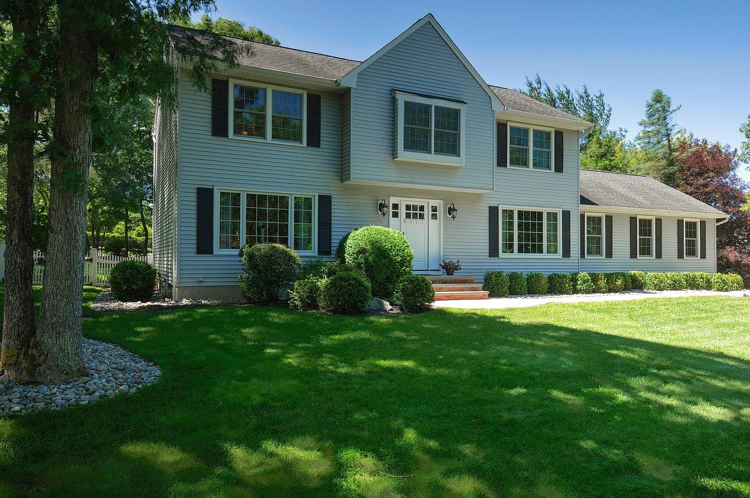 14 Hillary Ter, Succasunna, NJ 07876 | Zillow